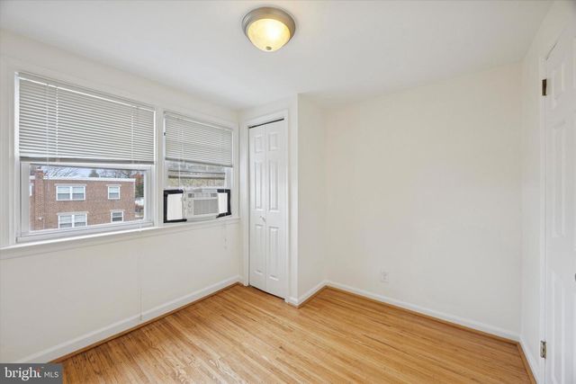 519 ACORN ST, Philadelphia, PA 19128