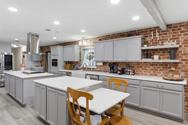8691 W Us Highway 160, Willard, MO 65781