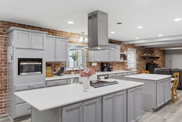 8691 W Us Highway 160, Willard, MO 65781