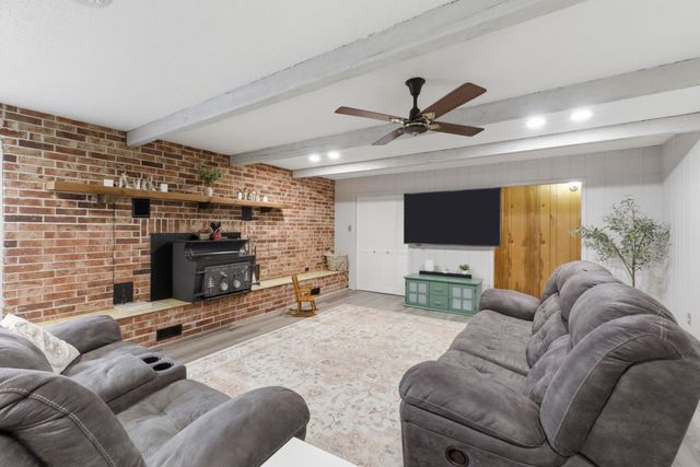 8691 W Us Highway 160, Willard, MO 65781