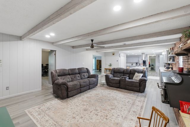 8691 W Us Highway 160, Willard, MO 65781