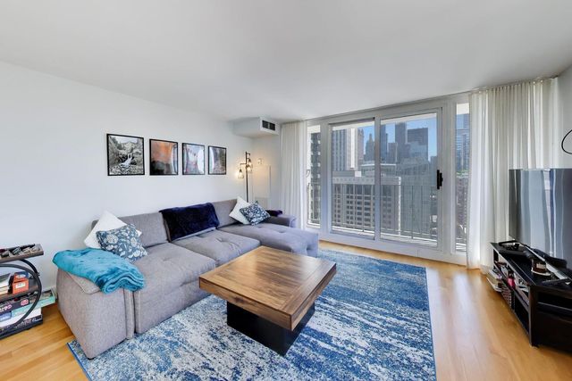 200 N Dearborn Street 3103, Chicago, IL 60601