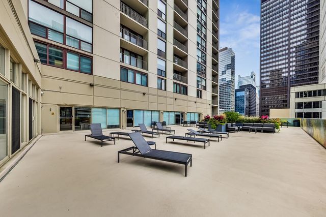 200 N Dearborn Street 3103, Chicago, IL 60601