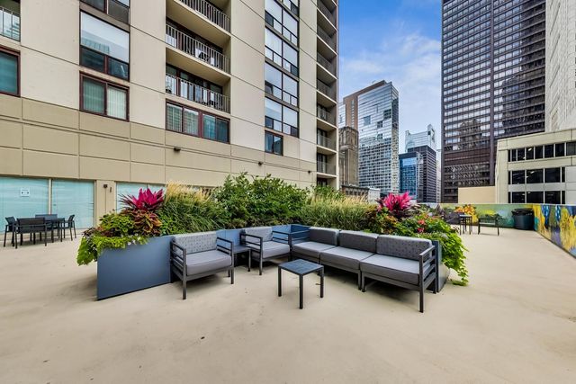 200 N Dearborn Street 3103, Chicago, IL 60601
