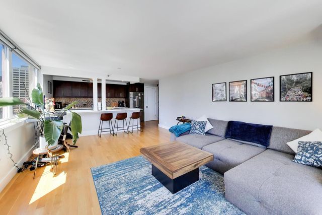 200 N Dearborn Street 3103, Chicago, IL 60601