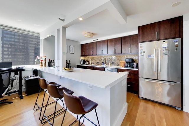 200 N Dearborn Street 3103, Chicago, IL 60601