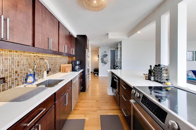 200 N Dearborn Street 3103, Chicago, IL 60601