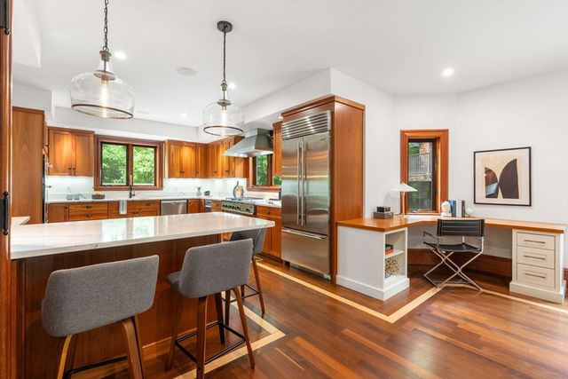 11 Haven Street, Dover, MA 02030