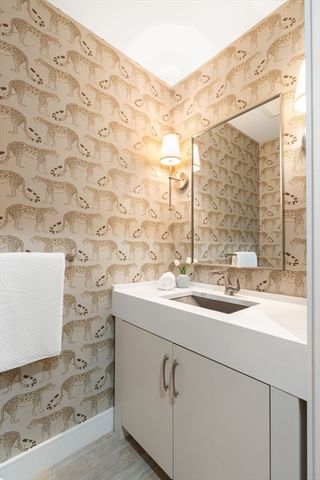 11 Haven Street, Dover, MA 02030