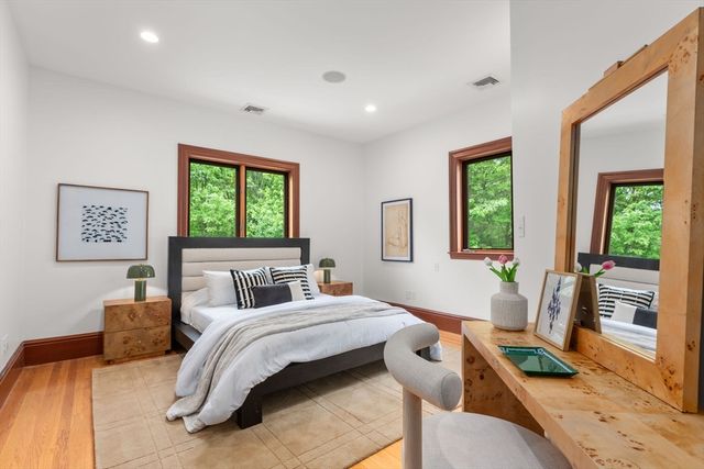 11 Haven Street, Dover, MA 02030