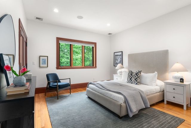 11 Haven Street, Dover, MA 02030