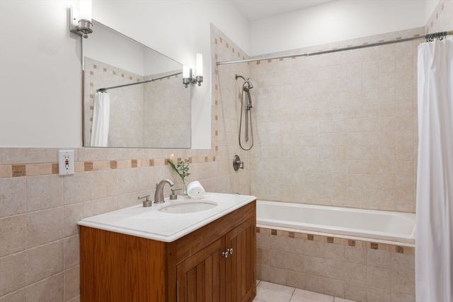 11 Haven Street, Dover, MA 02030