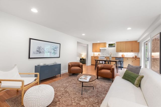 11 Haven Street, Dover, MA 02030