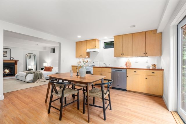 11 Haven Street, Dover, MA 02030