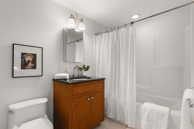 11 Haven Street, Dover, MA 02030