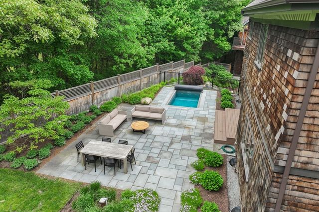 11 Haven Street, Dover, MA 02030