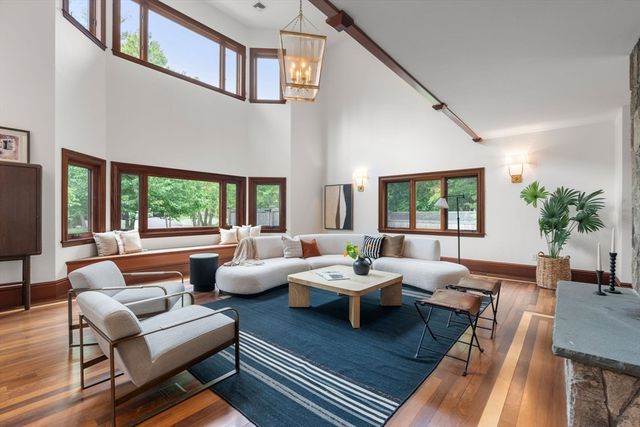 11 Haven Street, Dover, MA 02030
