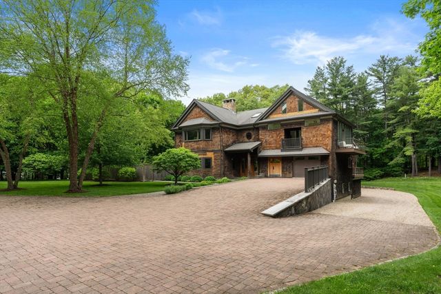 11 Haven Street, Dover, MA 02030