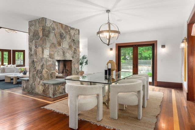 11 Haven Street, Dover, MA 02030