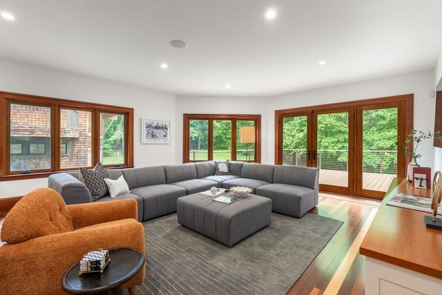 11 Haven Street, Dover, MA 02030