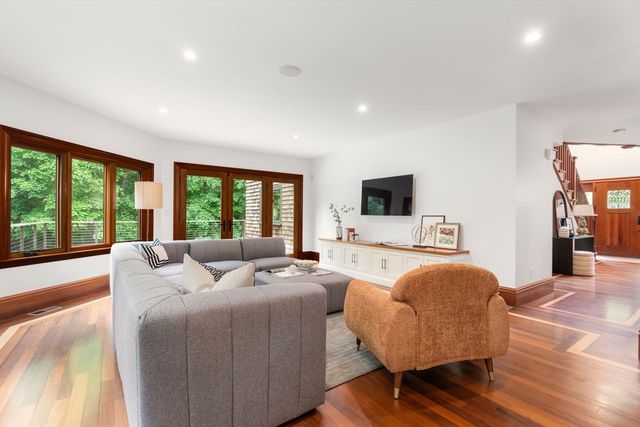 11 Haven Street, Dover, MA 02030