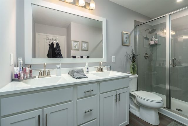 1750 Burr Pond Lane, Vicksburg, MI 49097