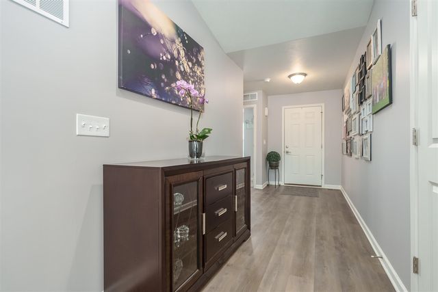 1750 Burr Pond Lane, Vicksburg, MI 49097