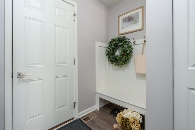 1750 Burr Pond Lane, Vicksburg, MI 49097