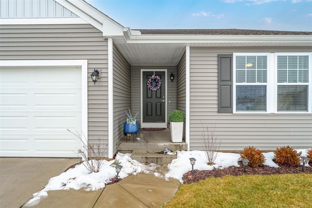 1750 Burr Pond Lane, Vicksburg, MI 49097