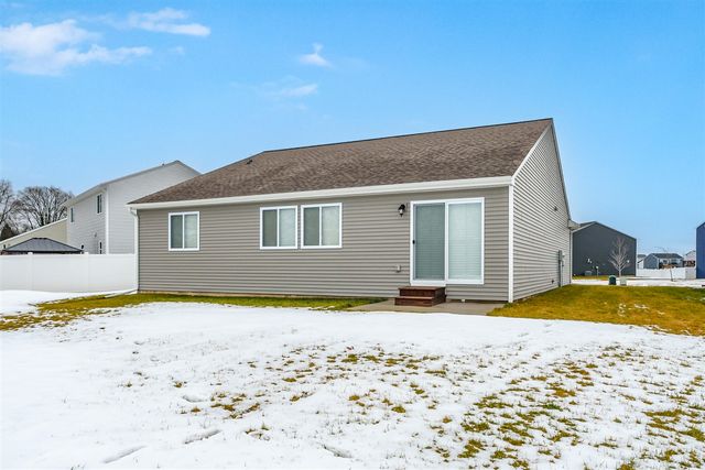 1750 Burr Pond Lane, Vicksburg, MI 49097