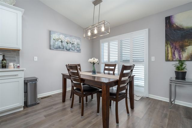 1750 Burr Pond Lane, Vicksburg, MI 49097