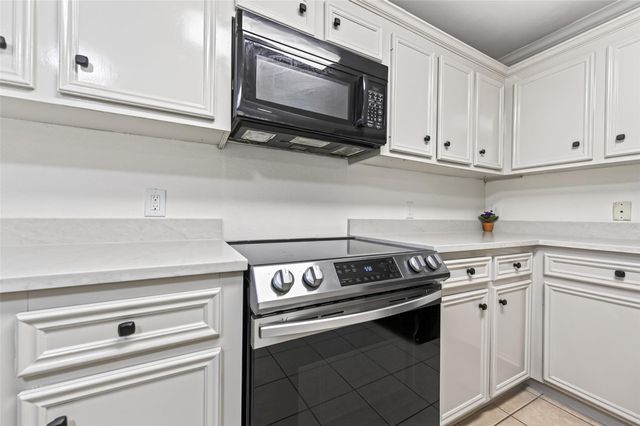 4613 Knoxville Street A, Houston, TX 77051