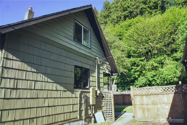 512 E Pear Street, Centralia, WA 98531