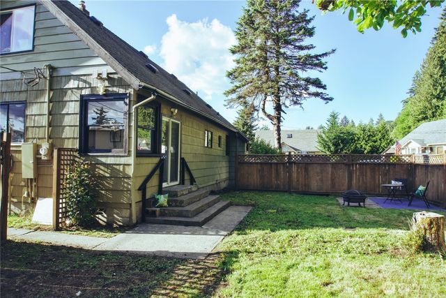 512 E Pear Street, Centralia, WA 98531