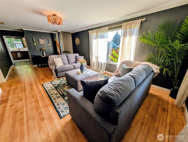 512 E Pear Street, Centralia, WA 98531