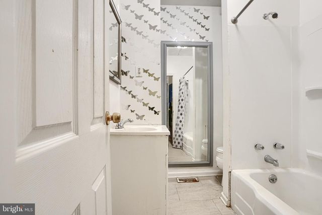 2019 NORTHEAST AVE, Halethorpe, MD 21227