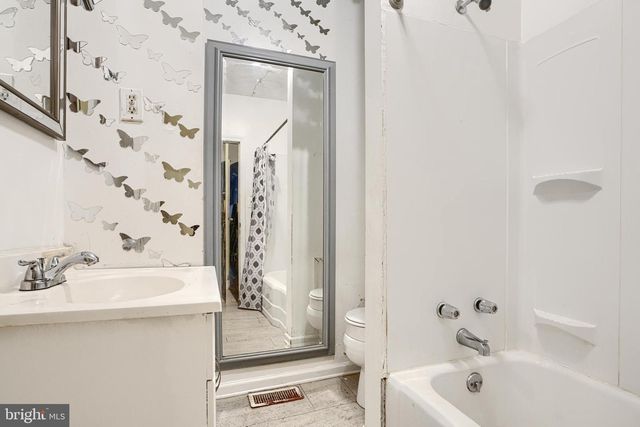 2019 NORTHEAST AVE, Halethorpe, MD 21227