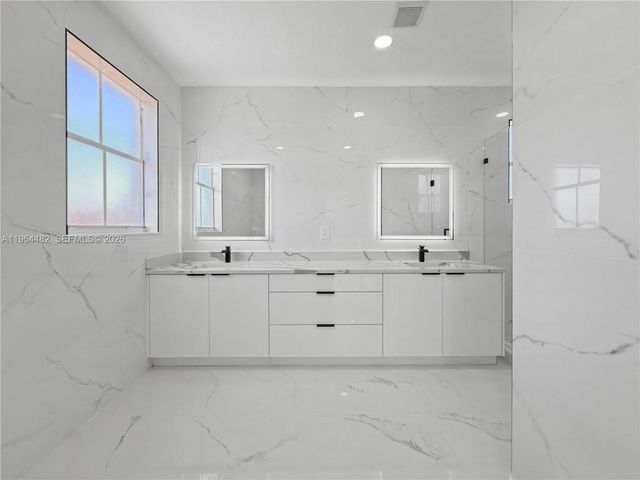 9260 SW 153rd Psge, Miami, FL 33196