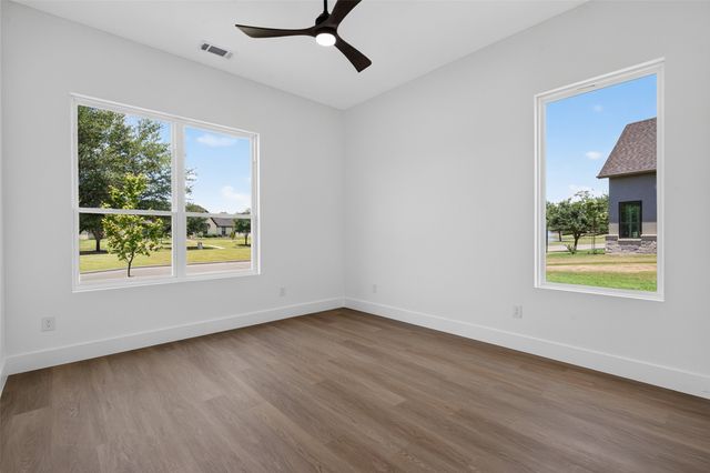 1010 Devonshire Drive N, Forney, TX 75126