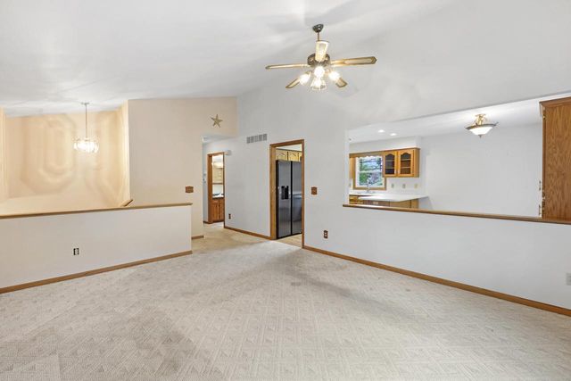 W200N16500 Pine DRIVE, Jackson, WI 53037