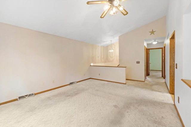W200N16500 Pine DRIVE, Jackson, WI 53037