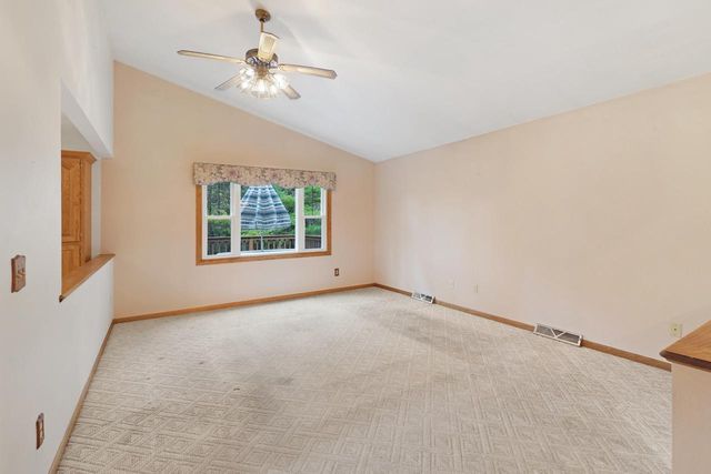 W200N16500 Pine DRIVE, Jackson, WI 53037