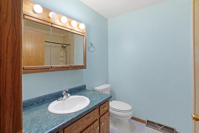 W200N16500 Pine DRIVE, Jackson, WI 53037