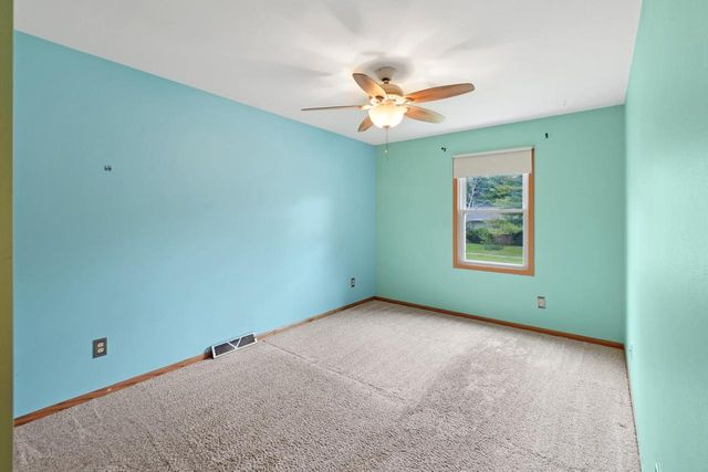 W200N16500 Pine DRIVE, Jackson, WI 53037