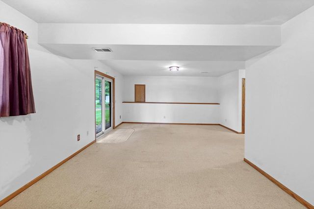W200N16500 Pine DRIVE, Jackson, WI 53037