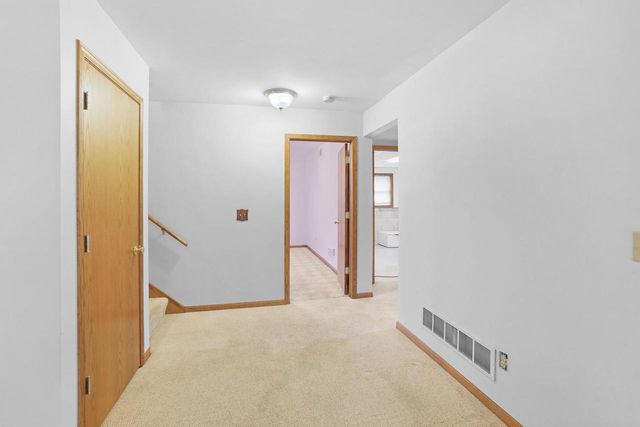 W200N16500 Pine DRIVE, Jackson, WI 53037