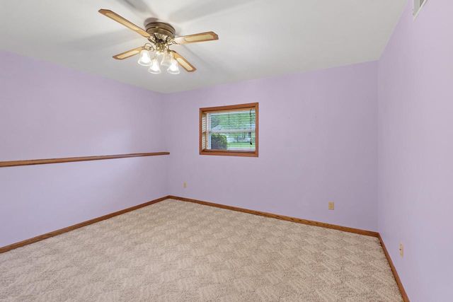 W200N16500 Pine DRIVE, Jackson, WI 53037