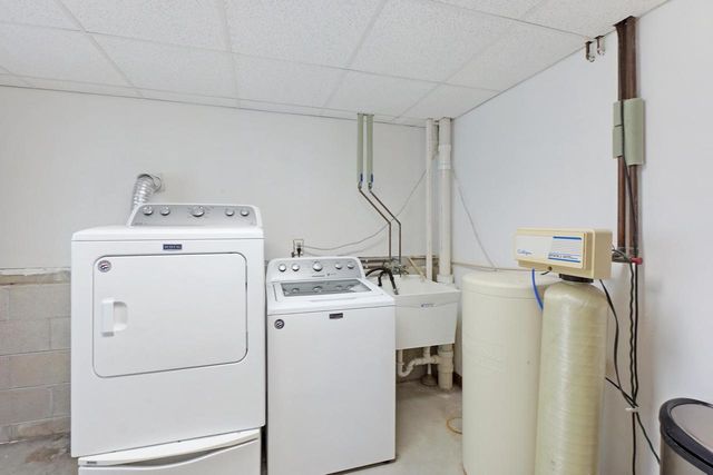 W200N16500 Pine DRIVE, Jackson, WI 53037