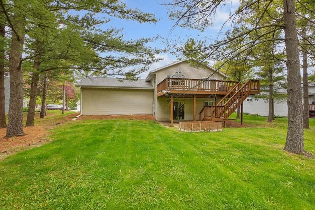W200N16500 Pine DRIVE, Jackson, WI 53037