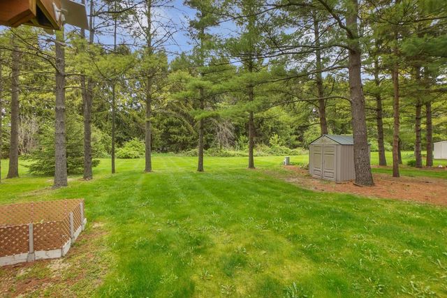 W200N16500 Pine DRIVE, Jackson, WI 53037